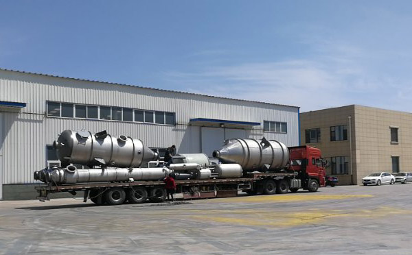 多效蒸發(fā)器發(fā)貨現(xiàn)場(chǎng) 多效蒸發(fā)器發(fā)貨現(xiàn)場(chǎng)